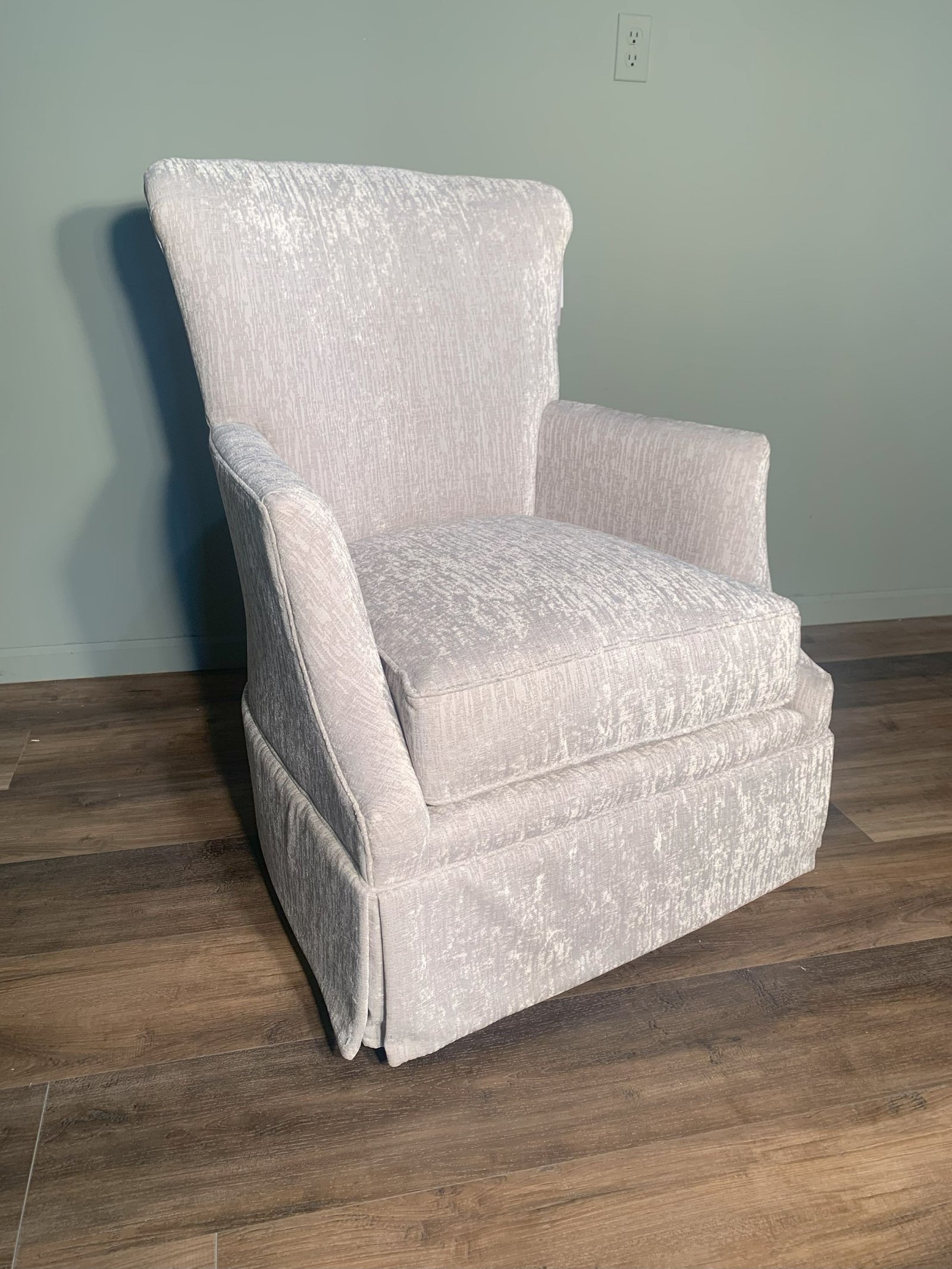 LINDSEY SWIVEL GLIDER